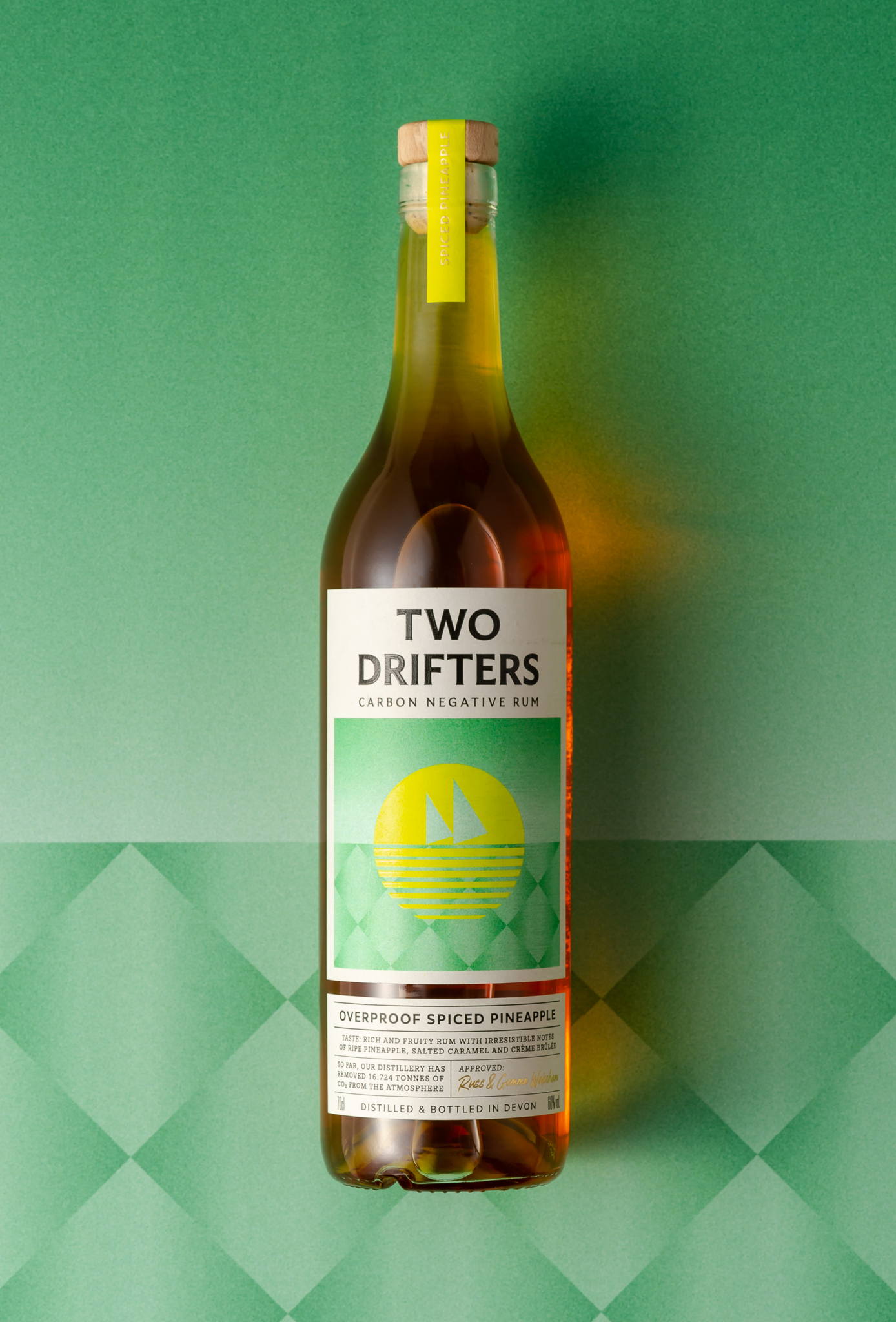 ?Two Drifters朗姆酒創(chuàng)意包裝設計參考(圖7)