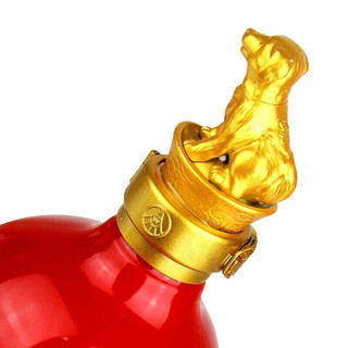 創(chuàng)意酒包裝設(shè)計五糧液生肖紀(jì)念酒戊戌狗年濃香型白酒瓶禮盒裝產(chǎn)品包裝設(shè)計欣賞(圖5)